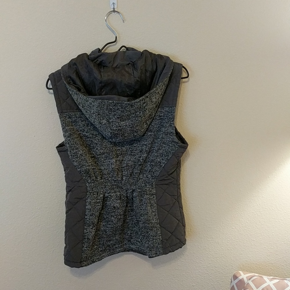 Vest - Picture 2 of 2
